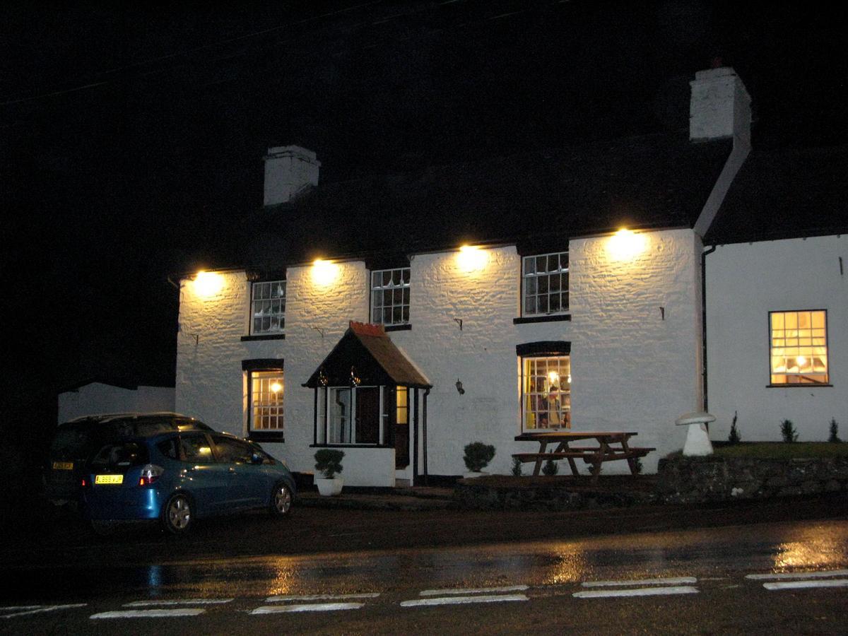 The Fforest Inn Llanfihangel-nant-Melan Dış mekan fotoğraf